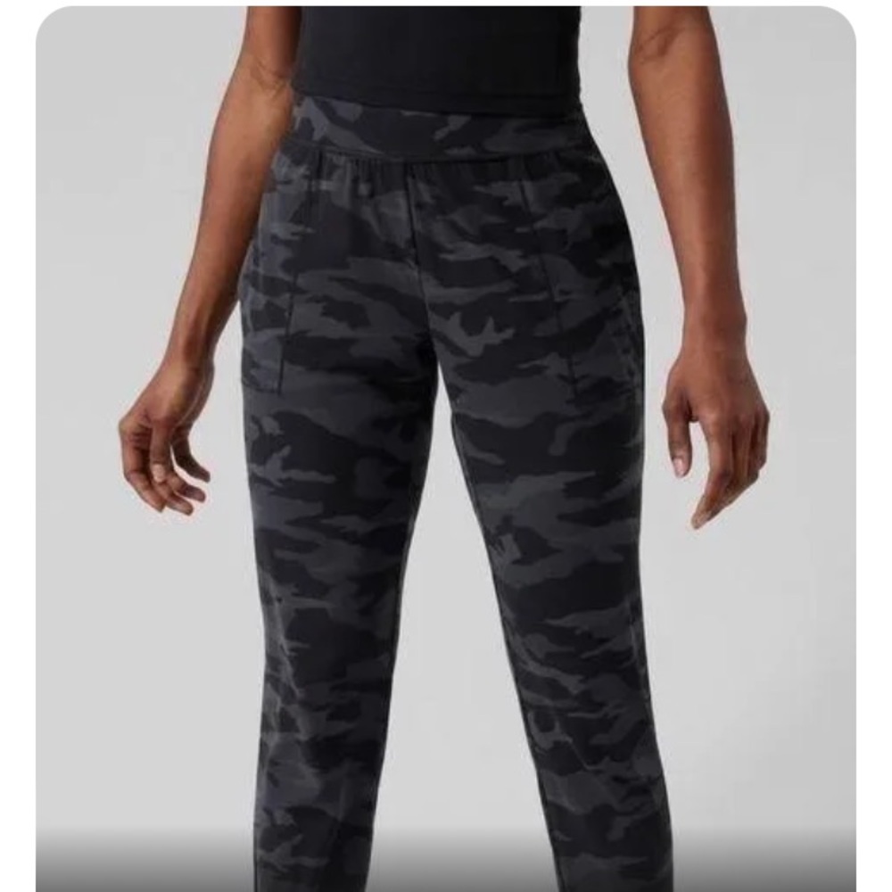 Athleta Salutation Camo Jogger